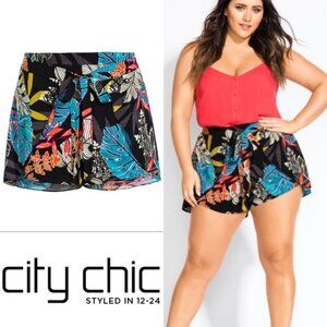 NWT City Chic Tahiti Tropical Palm Leaf Shorts S 16